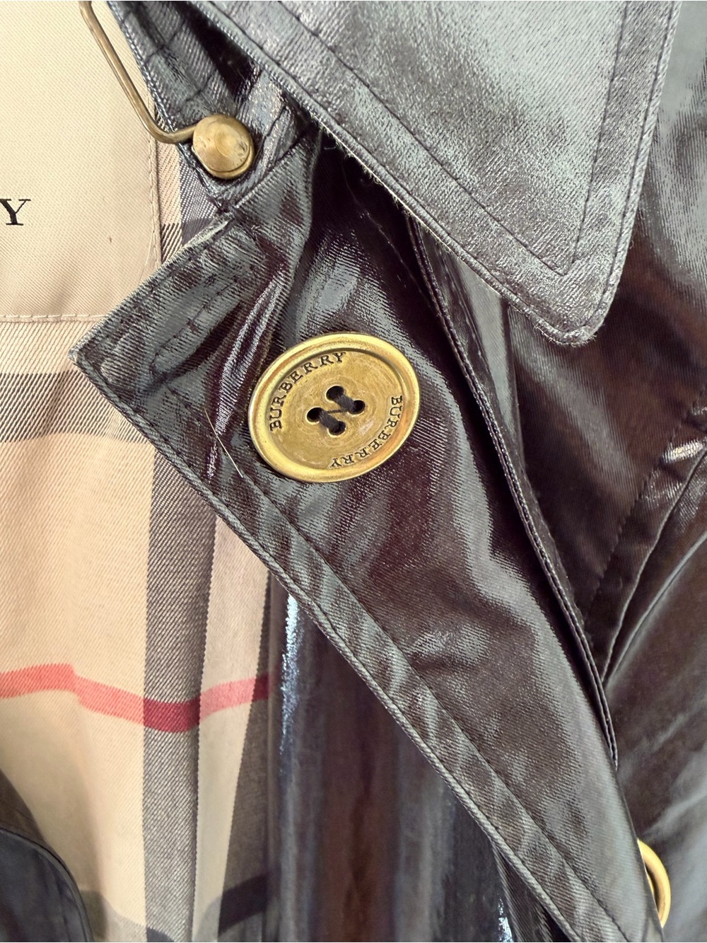 BURBERRY VINTAGE PATENT LEATHER TRENCHCOAT - Picture 14 of 14